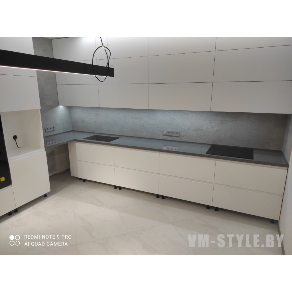 Белая кухня без ручек купить на заказ в Минске - кухни на заказ VM-style