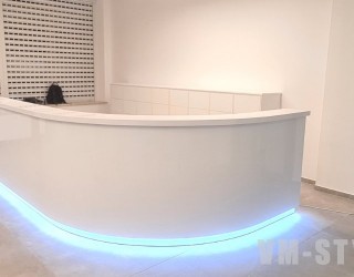 Стойка администратора с подсветкой